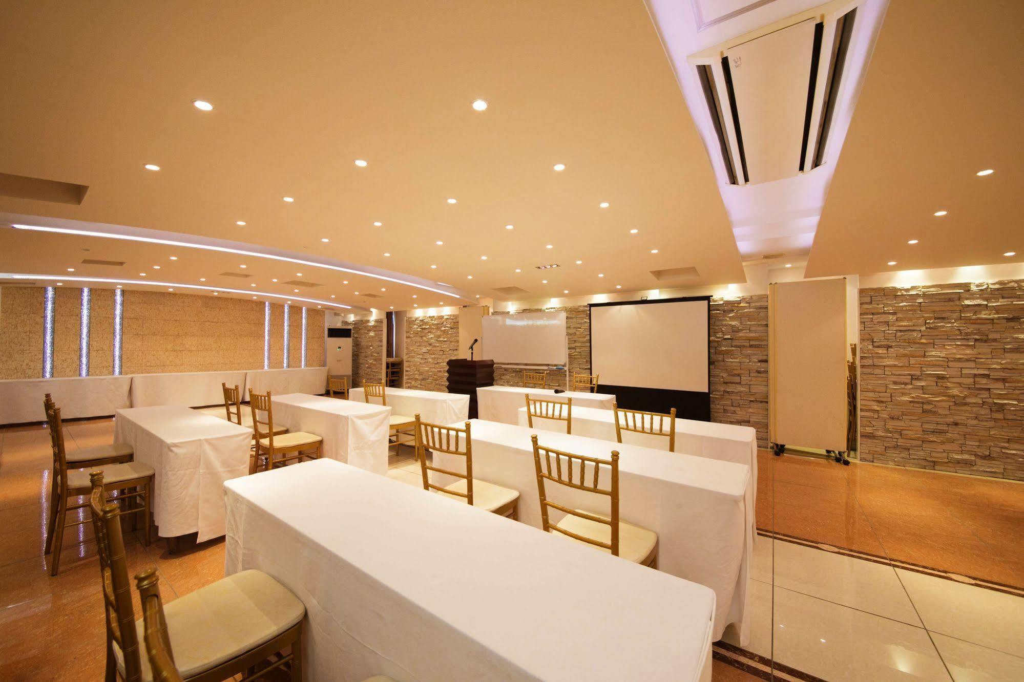 Mito Hotel Season Екстериор снимка
